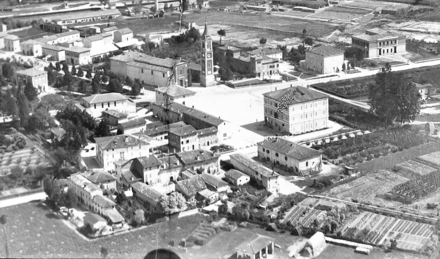 1929 sorvolando la piazza