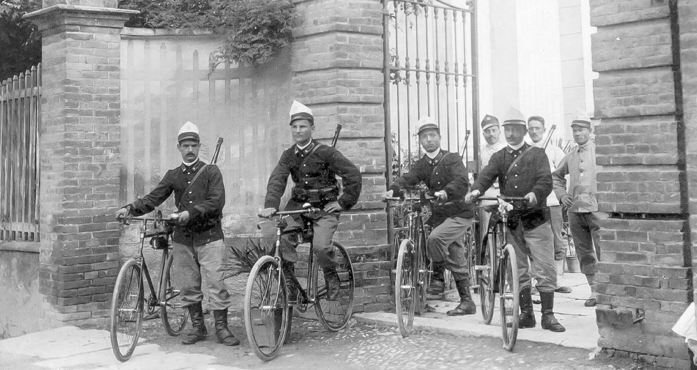 Ciclisti militari di leva