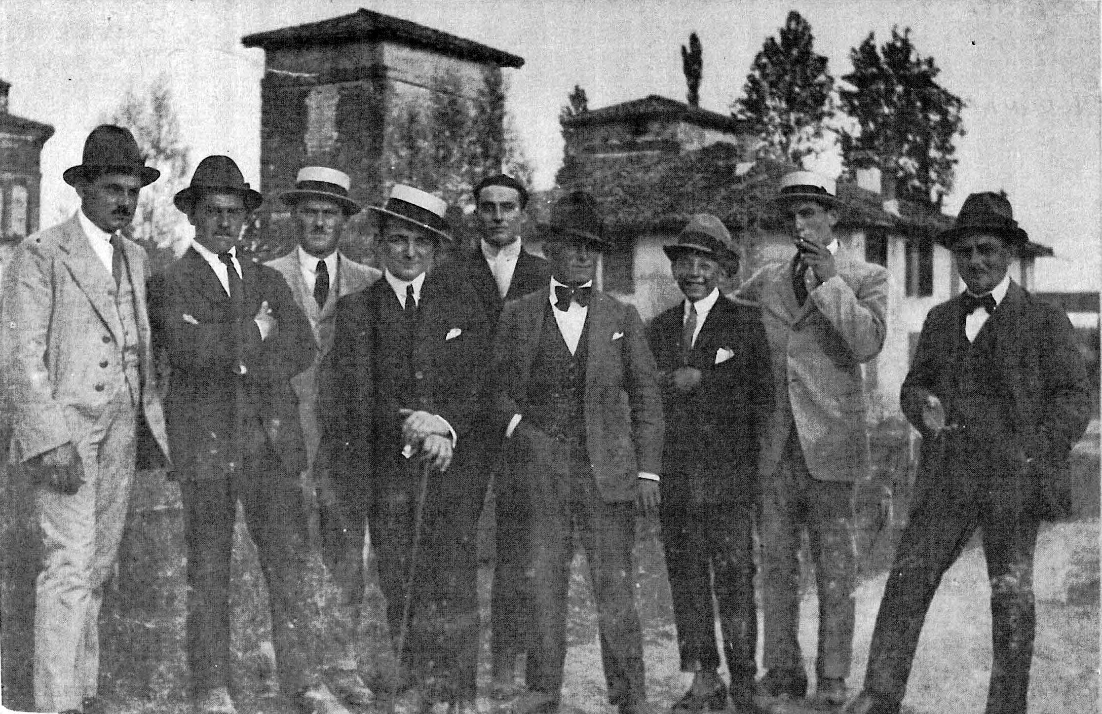 Ragazzi in posa 1920